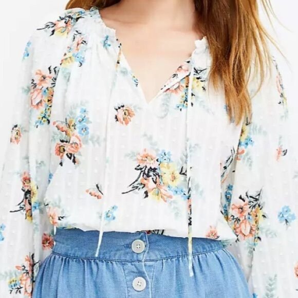 LOFT Women Garden Ruffle Tie Neck Blouse size Medium - Picture 13 of 13